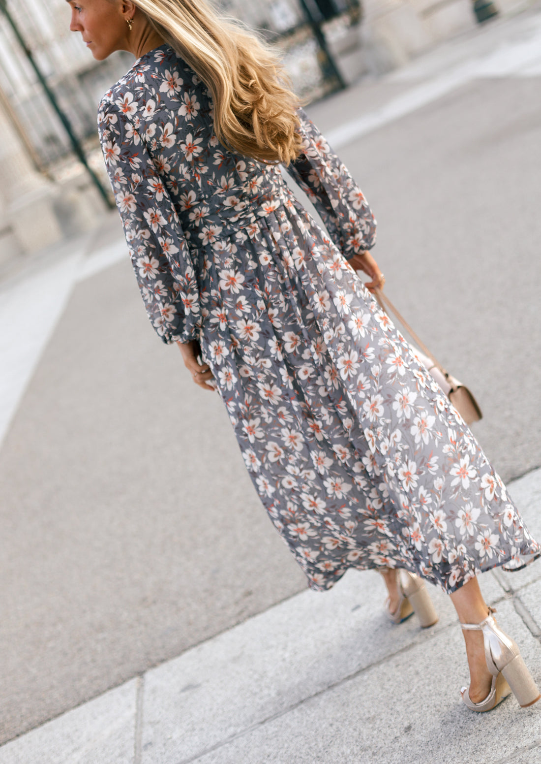 Robe fleurie rétro