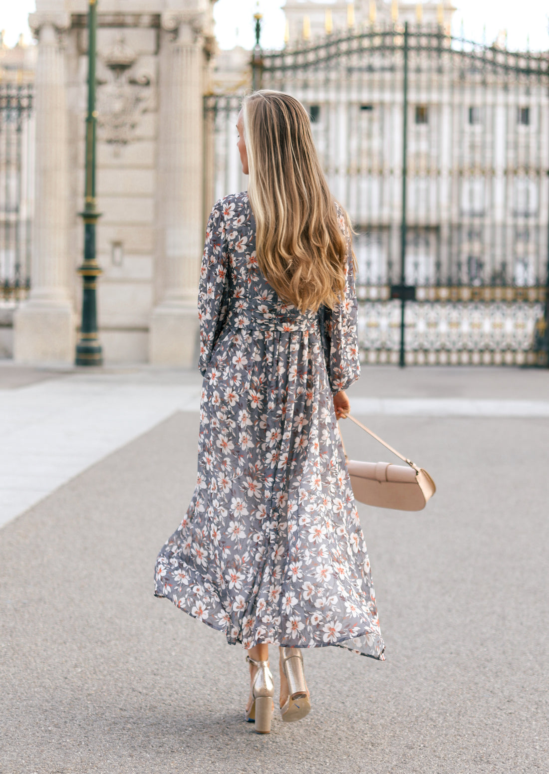 Robe fleurie rétro