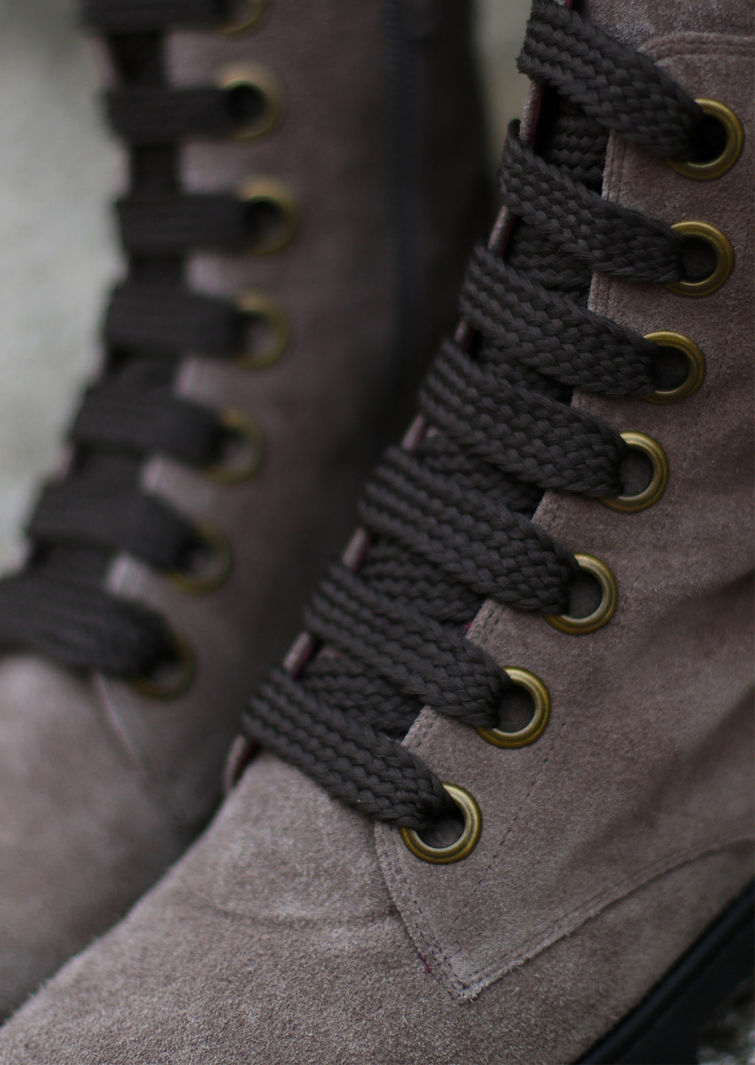 Wenge Track Boots